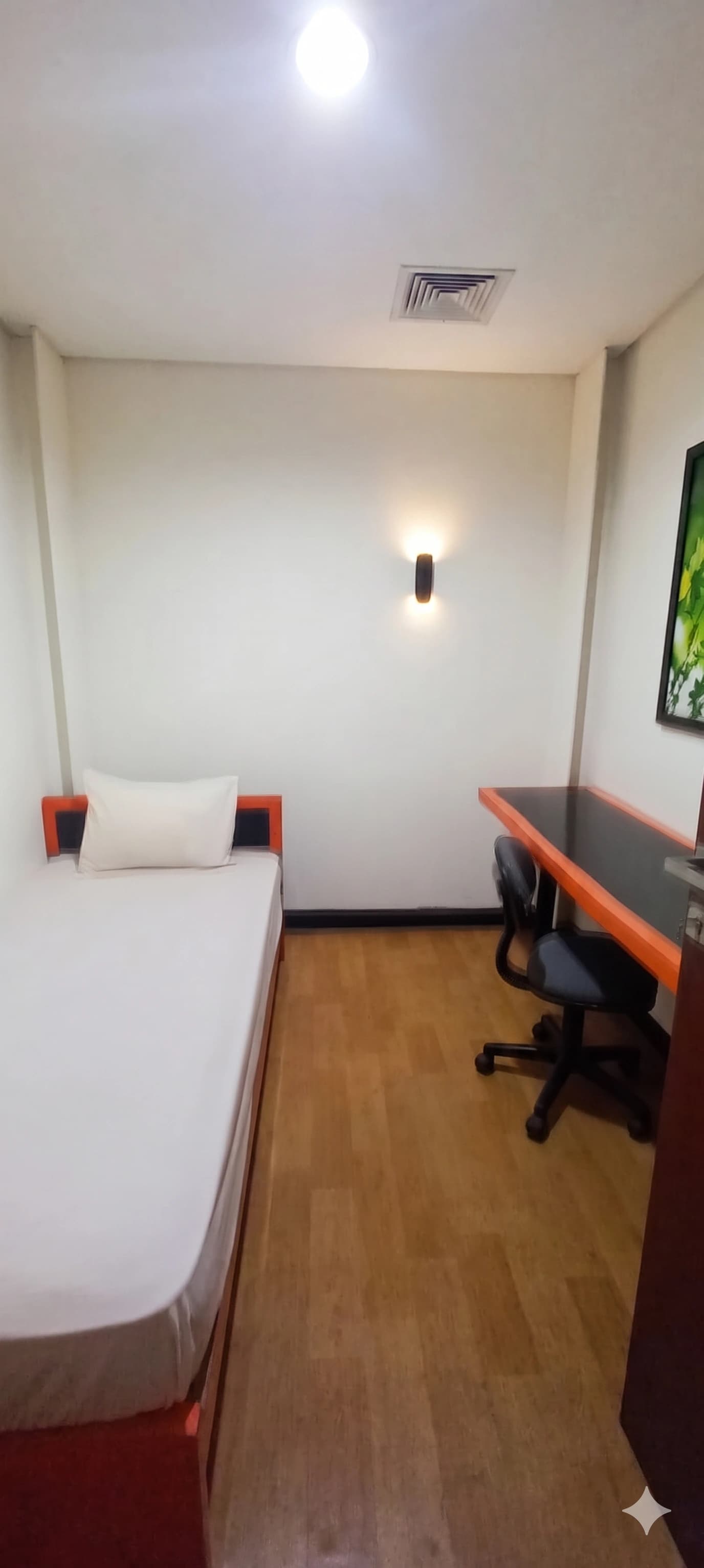 Foto Kamar Putri — Tanpa Jendela Unihouse Salatiga